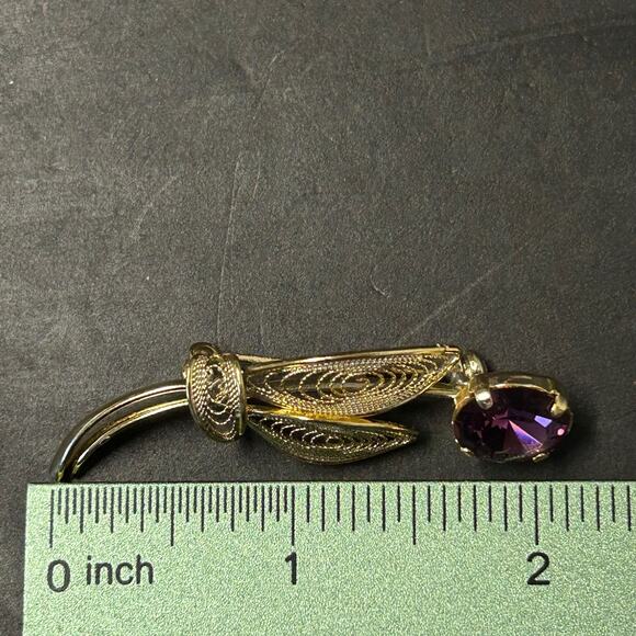 Vintage Gold Toned Filigree Work Large Purple Faceted Rhinestone Flower Brooch - Picture 3 of 3